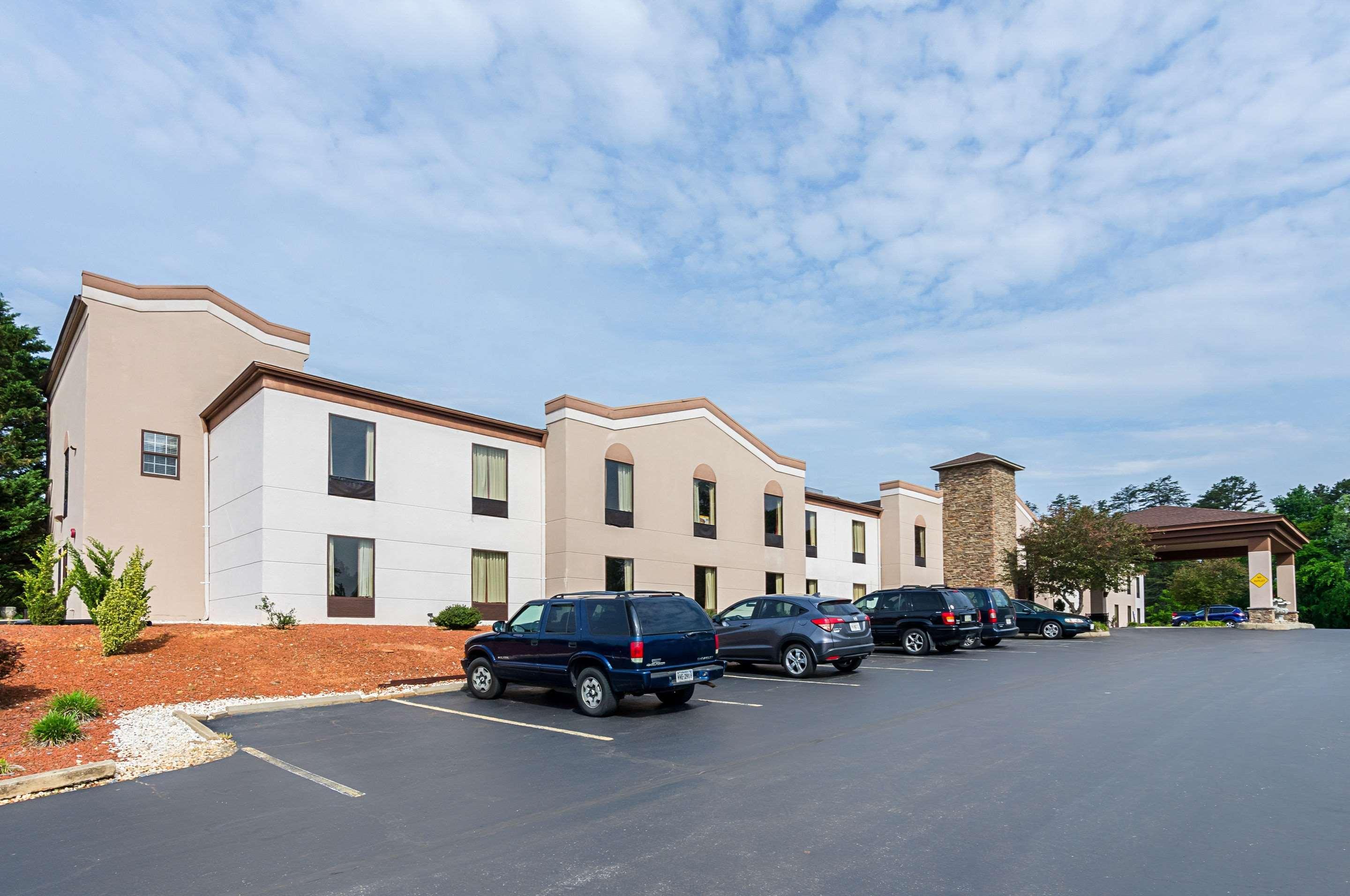 Quality Suites Altavista - Lynchburg South Exterior photo